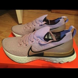 Nike react infinity sneakers